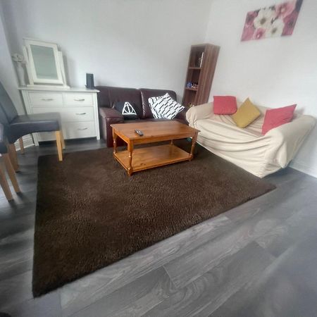 4 Bedroom House 10 Mins Walk To The Beach And Less Than A Mile From Bournemouth Main Station Exterior photo