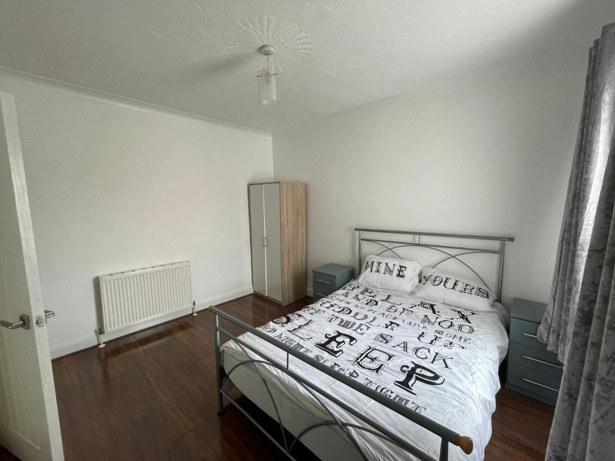 4 Bedroom House 10 Mins Walk To The Beach And Less Than A Mile From Bournemouth Main Station Exterior photo