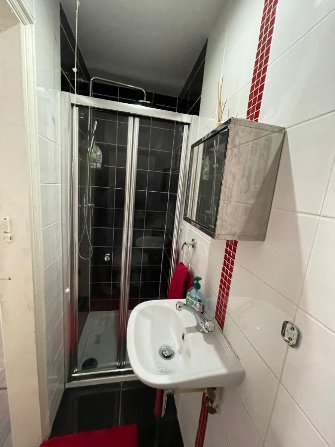 4 Bedroom House 10 Mins Walk To The Beach And Less Than A Mile From Bournemouth Main Station Exterior photo