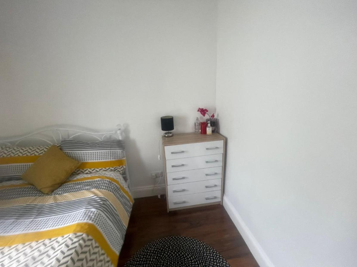 4 Bedroom House 10 Mins Walk To The Beach And Less Than A Mile From Bournemouth Main Station Exterior photo